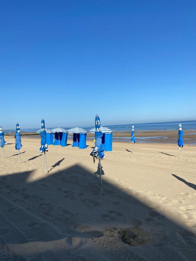 La Villa L'Oiseau Bleu Proche De La Plage Et De Deauville !!! Awards 2025 บลอนวิลล์-ซัวร์-แมร์ ภายนอก รูปภาพ
