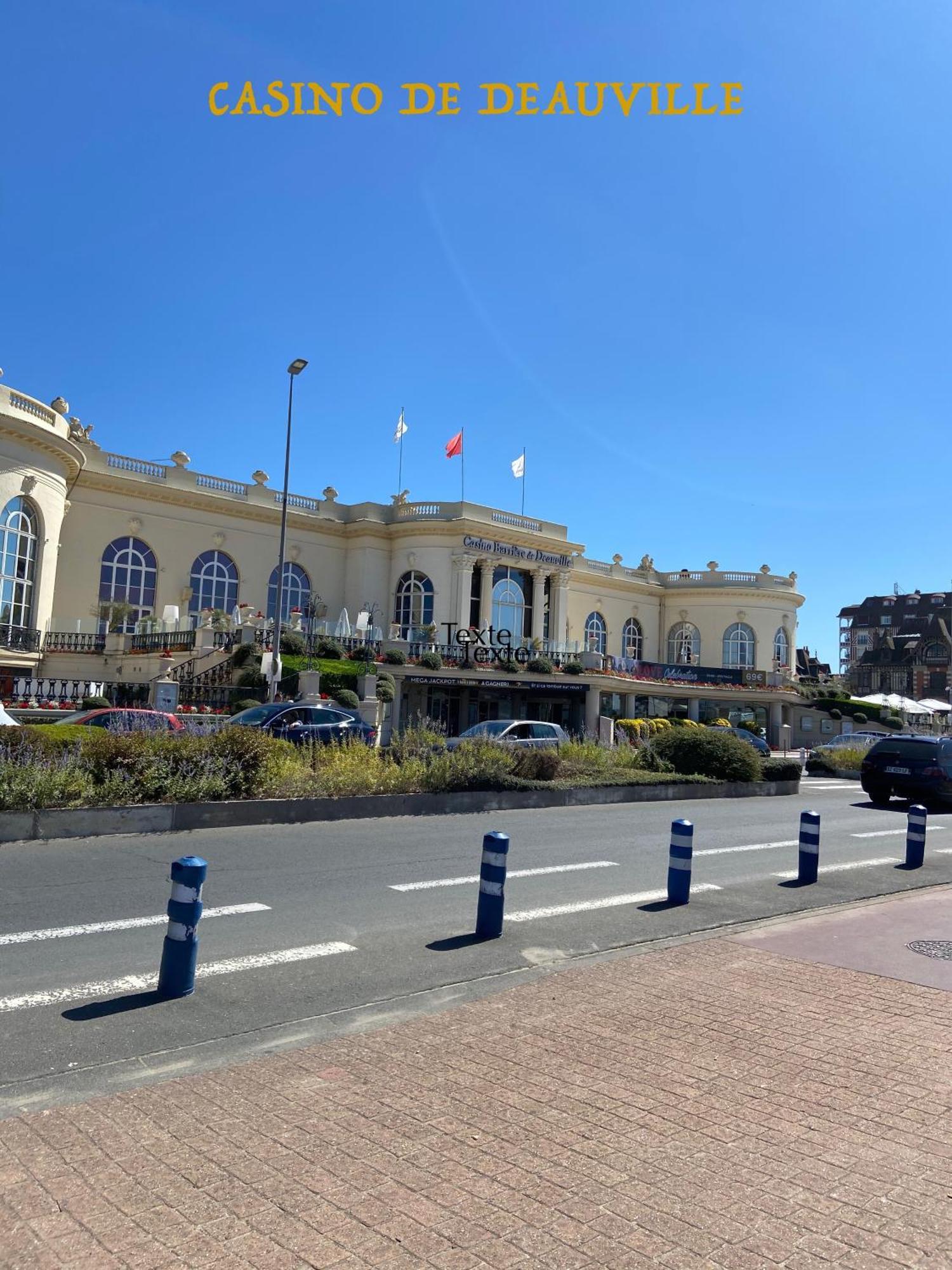 La Villa L'Oiseau Bleu Proche De La Plage Et De Deauville !!! Awards 2025 บลอนวิลล์-ซัวร์-แมร์ ภายนอก รูปภาพ
